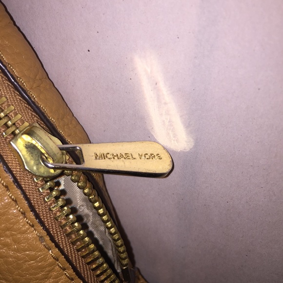 auth MICHAEL by MICHAEL KORS overnight bag $650 - Picture 4 of 16